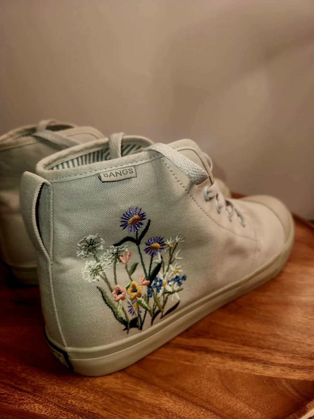 BANGS Shoes London Fog Embroidered Wildflower High Tops US Sz Men’s 8.5 / Wom 10